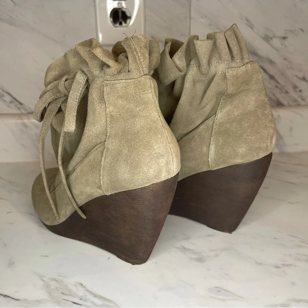 Steve Madden “Matti” Leather Wedge Booties  - Size 8M - Picture 8 of 13